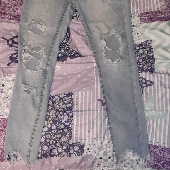 Size one blue ripped jeans - Picture 2 of 5